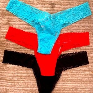 Hanky panky low rise thongs - fiery red, black, turquoise